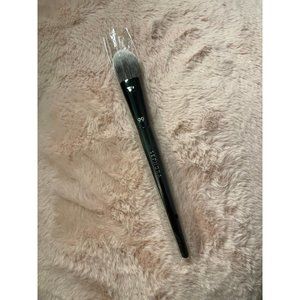 Sephora pro blush brush #99 (NEW)